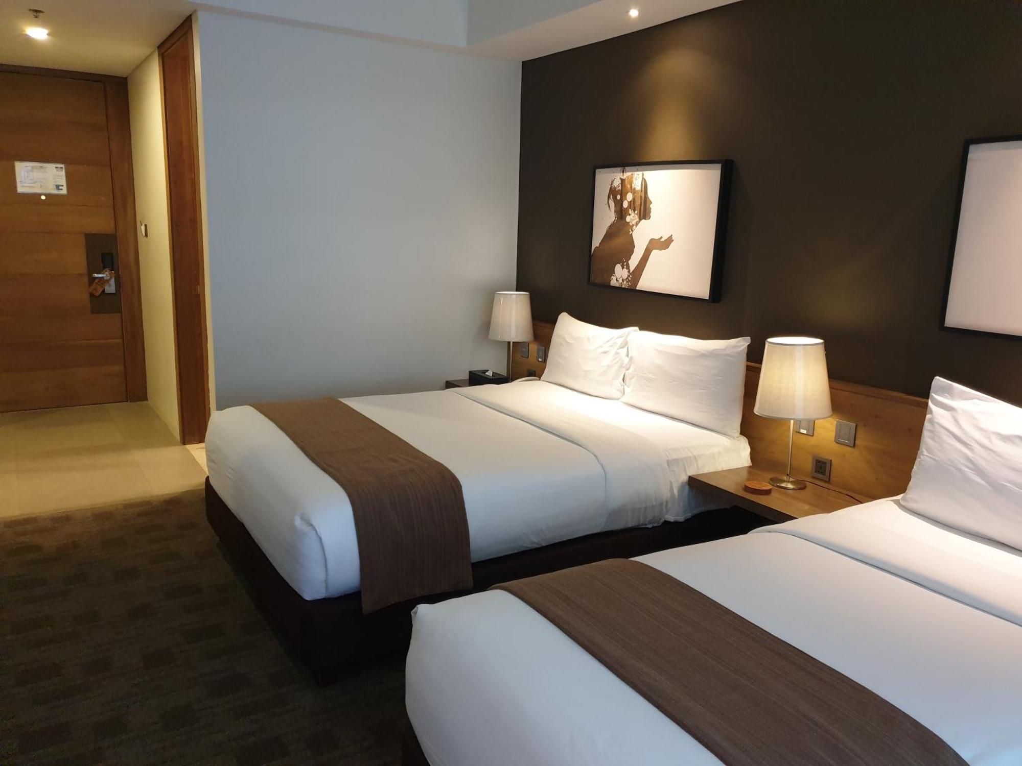 Escala Tagaytay Hotel Tagaytay City Exterior photo